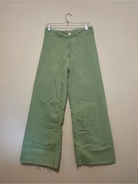 Zara cropped Green Jeans